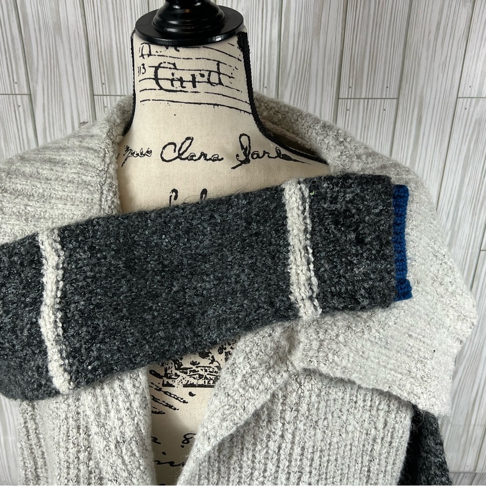Curio New York Cardigan - Picture 4 of 8